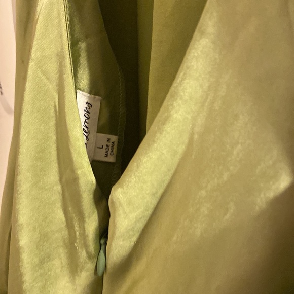 FOR LOVE & LEMONS Green Satin
Pia Halter Neck Maxi Dress Gown size L - Picture 9 of 14